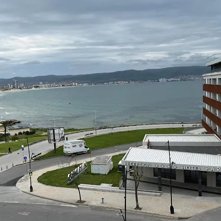 на крачка от морето ネセバル